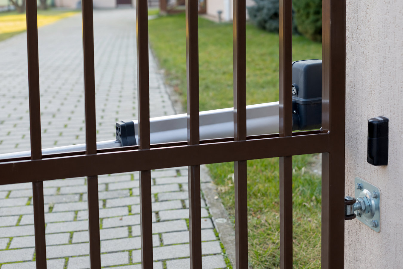 Automatic gate installation in Foster City, CA